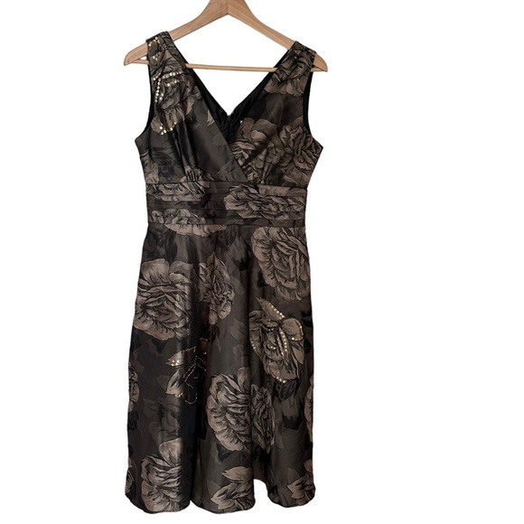 Robbie Bee Women's Brown A-Line Floral Print with Embroideries V-Neck Midi Dress - Picture 11 of 12